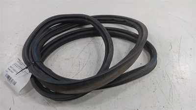 Резиновое уплотнение для задней двери люка багажника Dodge Dart 2013 2014 2015 2016 - Изображение 1 из 4