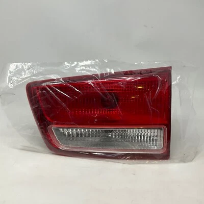 Luz trasera interior trasera derecha del lado del pasajero KIA Sedona 2015-2016 92406-A9010 OEM Foto 1 de 4