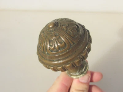 Victorian Brass Centre Door Knob Handle Pull Old Rococo French Fleur - Image 1 of 4