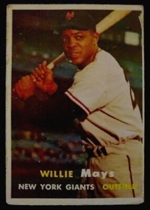  1957 TOPPS WILLIE MAYS BASEBALL #10 NY GIANTS HOFer 