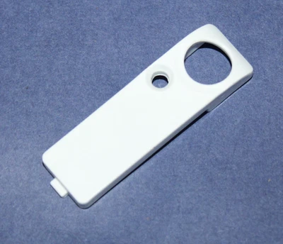 Lavadora Maytag: cubierta de bisagra de puerta izquierda (W11424114 / W11627504) {P8587} Foto 1 de 4