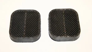 2x CLASSIC FIAT 1200 - 1500 SPIDER CLUTCH & BRAKE PEDAL COVERS RUBBERS KIT - Picture 1 of 5