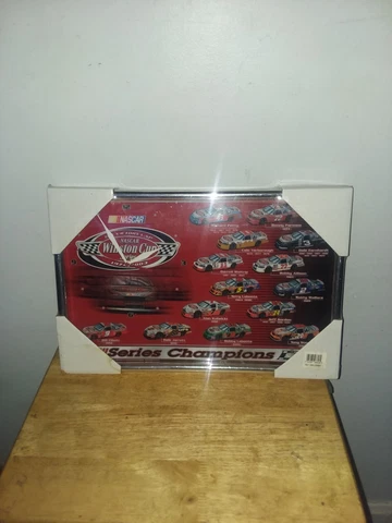 NASCAR WINSTON CUP SERIES 2003 New Sealed  CHAMPION WALL CLOCK Cover