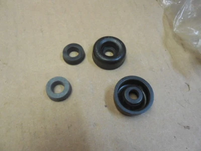 Kit de reparación de cilindro de rueda trasera AutoSpecialty #KW-52002, se adapta a Plymouth Dodge H279 Foto 1 de 3