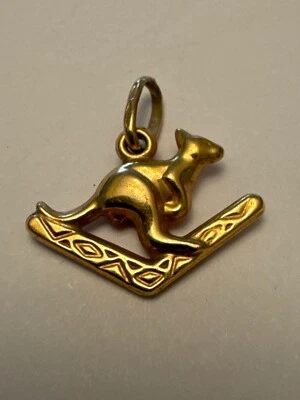 9K Yellow Gold Boomerang Kangaroo Charm Pendant .7 Grams - Image 1 of 3
