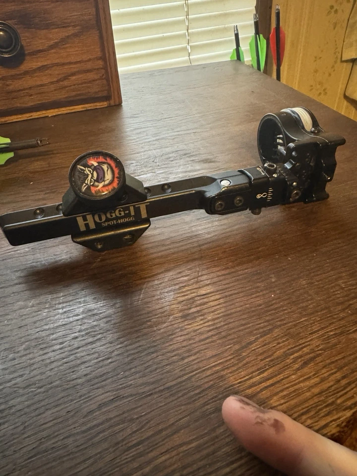 Mira Spot Hogg Hogg It 5 pines Foto 1 de 4