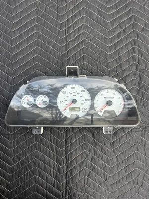 1997 - 2001 年斯巴鲁 Impreza RS 规格集群 53,208 英里展示 — 第 1/4 张图片