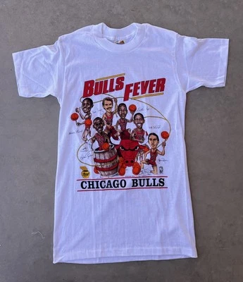 Camisa De Colección Chicago Bulls Pequeña Años 80 Bulls Fever Lotería Caricatura Jordan 2 Foto 1 de 4