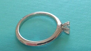 Tiffany & Co. Platin 0,42 kt runder Diamant Verlobungsring Größe 6,25 - Bild 1 von 7