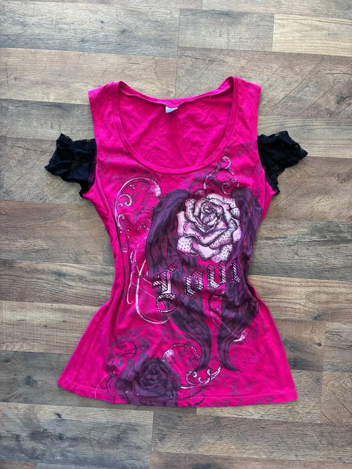 Regata gráfica vintage manga gorro de renda estilo tatuagem rosa grunge anos 00 Y2K grande - Imagem 1 de 4
