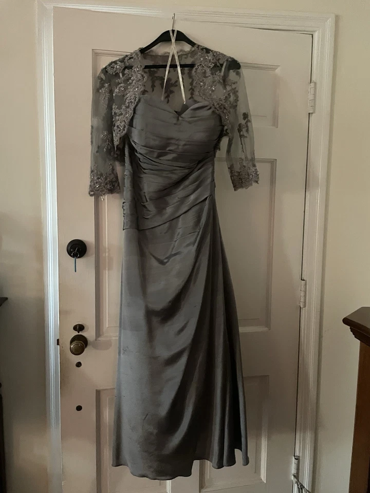 Нефрит вечернее платье - Изображение 1 из 1