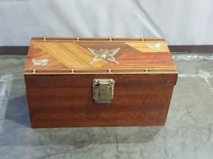 Vintage Cheney Wooden Trinket Box - Picture 1 of 9