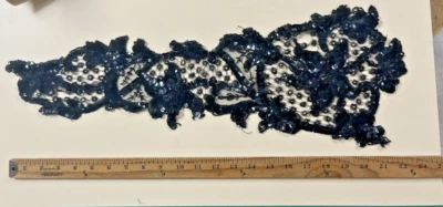 Red eduardiana hecha a mano con cuentas/lentejuelas de la década de 1910 cuello grande de encaje de la mañana negro azabache Foto 1 de 4