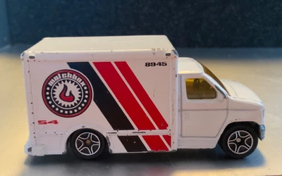 Matchbox 2000 FORD BOX TRUCK   5 Alarm 5-Pack Fire Rescue  *BOGO-PLZ READ - Image 1 of 4