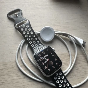 Apple Watch Series 9 GPS Cellular, Aluminum, Silver, 45mm - Picture 1 of 4