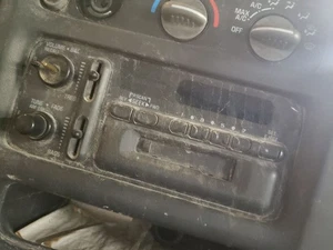 Audio Equipment Radio AM Mono-fm Stereo-cassette Fits 96-05 ASTRO 1179091 - Picture 1 of 7