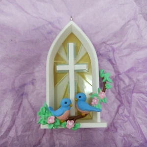 1993 Hallmark Vintage Keepsake Ornament "Radiant Window" Collectible - Picture 1 of 9