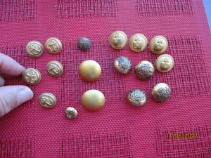 Lot d'Anciens Boutons de Veste : de Marin , Militaire : - Picture 1 of 4
