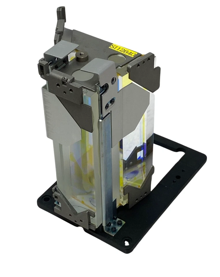 Christie HD6K DLP Digital Projector Prism SI12640 - Image 1 of 4