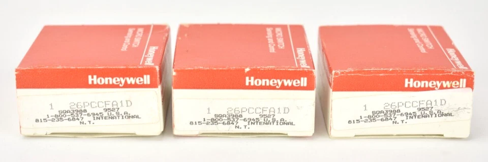 Lot of 3 - Honeywell 26PCCFA1D - Pressure Sensor, Differential, PCB Mount, 0-15 - Image 1 of 2