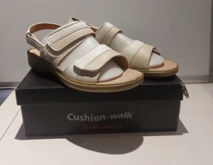 Cushion Walk Sandalen Größe 6 weiß/cremefarben - Bild 1 von 9