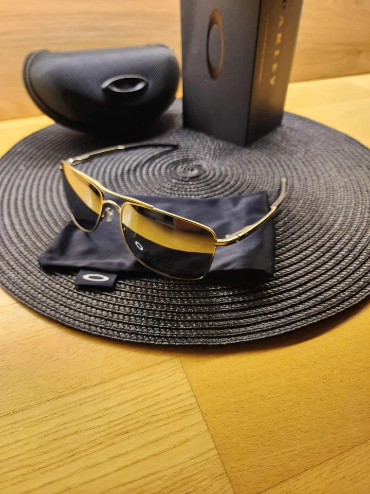 Lente plateada polarizada con marco de metal Oakley Gauge 8 ¡NUEVA! Foto 1 de 4