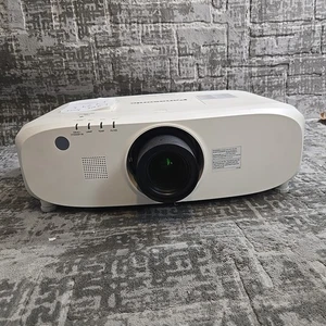 Panasonic PT-EZ580 Full HD Venue WUXGA 5400 Lumens - 1770 HOURS - Picture 1 of 7