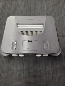 Nintendo 64 Konsole –  ungetestet – ohne Kabel / Zubehör - Bild 1 von 4