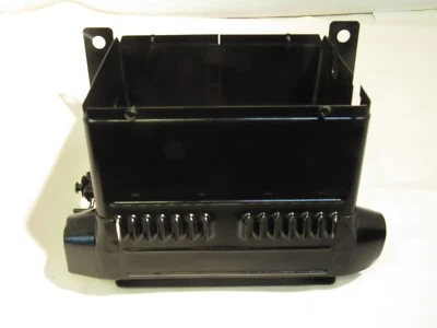 Carcasa inferior calefacción delantera FJ40 Toyota Land Cruiser 9/73-1984 Foto 1 de 4