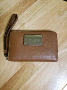 Muñequera y soporte para teléfono Marc Jacobs nuevo con etiquetas - Imagen 1 de 11