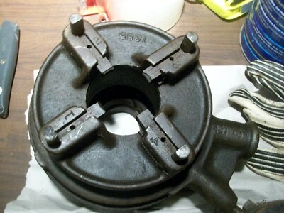 2 Toledo pipe threader cutting machines No. 1 A and 1-R  with extra cutters - Image 1 of 4