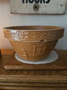 Vintage 9" Ransbottom Pottery Brown Mixing Bowl Girl with Watering Can 166 - Picture 1 of 4