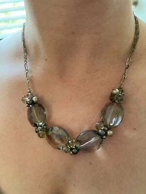 Collar Simple Briolette Cristal Plata Diseño Anne Vaug Mano Foto 1 de 2