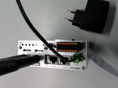 Advantech ICR-2834GA01 Industrie-Router Gebraucht Top-Zustand - Bild 1 von 3