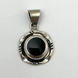 VINTAGE MEXICO STERLING SILVER 925 NATIVE AMERICAN BLACK ONYX PENDANT - Picture 1 of 3