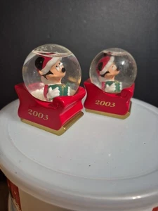 JC Penney 2003 Disney Mickey Mouse Mini Globos de Nieve-MWMT Caja Original Sellada Juego de 2 - Imagen 1 de 2