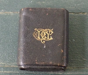 Antiguo estuche de cuero para tarjetero de cigarrillo con detalles dorados - Imagen 1 de 16