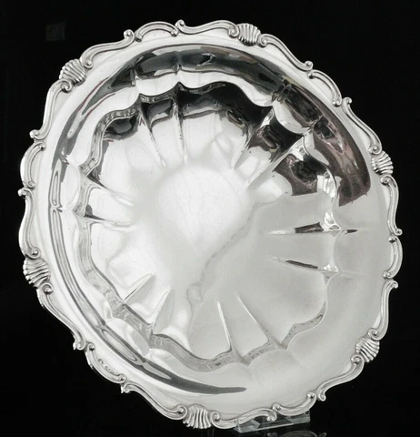 Attractive Italian Silver Bowl on 3 Feet Mazza Alfredo of Vercelli, 20th Century Cover