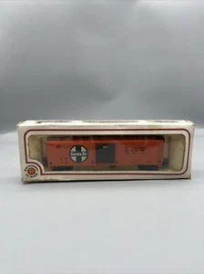 Refrigerador de acero Bachmann HO 70900 51' Santa Fe con caja - Imagen 1 de 6