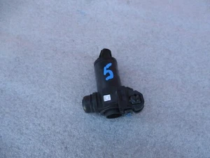 19 20 21 22 23 24 TOYOTA RAV4 WINDSHIELD RESERVOIR WASHER MOTOR 85330-0E031 OEM - Picture 1 of 6