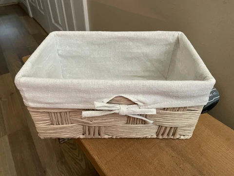 Natural Woven Storage Basket Removable Cloth Liner by Madison Art  New with Tag Cover