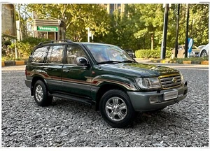 1/18 Scale Land Cruiser LC100 Green DieCast Car Model Toy Collection - Picture 1 of 7