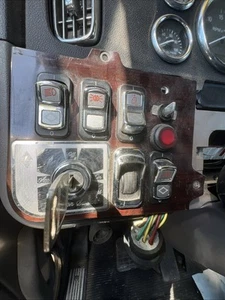 2013 Peterbilt 386 Switch Panel S646045575L00 (717-10333) - Picture 1 of 6