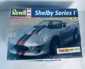 Modellino auto sportiva Revell monogramma scala 1/25 Shelby serie 1 kit 85-2534 nuovo - Foto 1 di 2