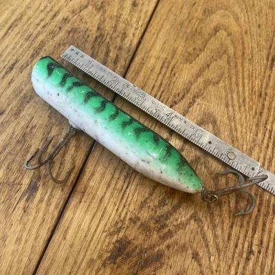 5.75 英寸 Striper 插头塑料绿色鲭鱼颜色带 Sparkles Atom 3.5 盎司二手 — 第 1/4 张图片