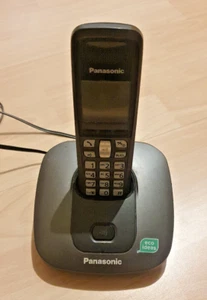 Stacja bazowa Panasonic KX-TG6411G z AB i ładowarką, część ruchoma z zasilaczem - Zdjęcie 1 z 6