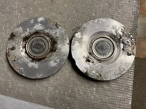 2x Chrysler 160mm wheel centre caps. # 05105716AB JL671 - Picture 1 of 2