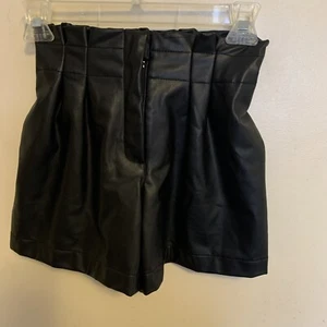 Zara Girl’s 9 Years Black Faux Leather Pleated Shorts With Zip & Pockets New - Picture 1 of 5