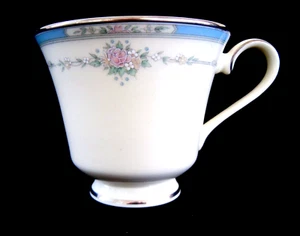 Royal Doulton LISA 1998 English Fine Bone China Coffee Tea Cup H 5154  England - Picture 1 of 5