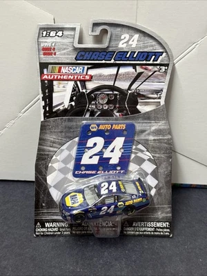 Chase Elliott #24 Napa Auto Parts NASCAR Authentics 2016 Wave 4 1/64 New - Image 1 of 3